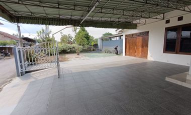 Disewakan Rumah Besar & Luas 1 Lantai – Lokasi Strategis Jalan Godean KM 7, Sidoarum