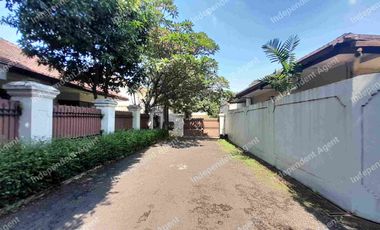 Tanah Plus 3 Unit Bangunan di Ampera Jakarta Selatan