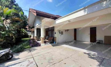 Tanah Plus 3 Unit Bangunan di Ampera Jakarta Selatan