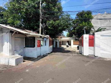 Tanah Plus 3 Unit Bangunan di Ampera Jakarta Selatan