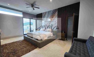 Residencia en venta Sierra Alta 9o sector.