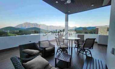 Residencia en venta Sierra Alta 9o sector.
