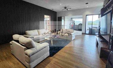 Residencia en venta Sierra Alta 9o sector.