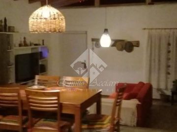 VENDO HERMOSA CASA CON PILETA EN ESTANCIA VIEJA