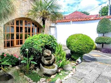 Casa amoblada de venta en Cuenca Ecuador. Sector ECU 911 Ave. 10 de agosto parque Santa Anita