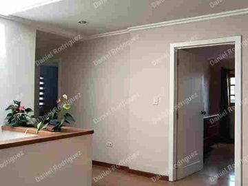 Casa amoblada de venta en Cuenca Ecuador. Sector ECU 911 Ave. 10 de agosto parque Santa Anita