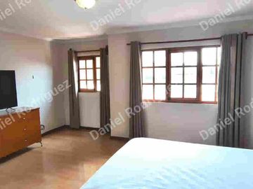 Casa amoblada de venta en Cuenca Ecuador. Sector ECU 911 Ave. 10 de agosto parque Santa Anita