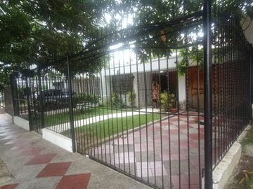 ARRIENDO CASA USO COMERCIAL CERCA AL PARQUE VENEZUELA