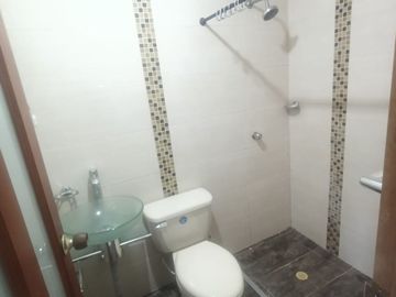 ARRIENDO CASA USO COMERCIAL CERCA AL PARQUE VENEZUELA