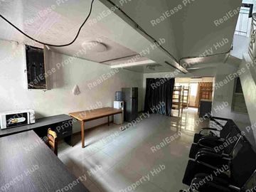 FOR SALE: 3-Sty Townhouse in San Antonio Makati City - ₱17M