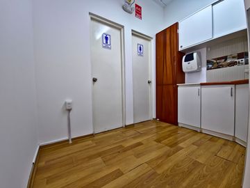 ¡Venta de Oficina Moderna en San Isidro!