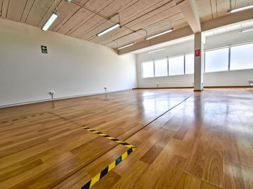 ¡Venta de Oficina Moderna en San Isidro!