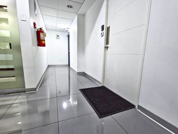 ¡Venta de Oficina Moderna en San Isidro!