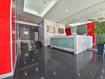 ¡Venta de Oficina Moderna en San Isidro!