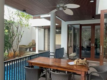 Rumah Bagus Semi Furnished di Jakarta Selatan - PR 16231