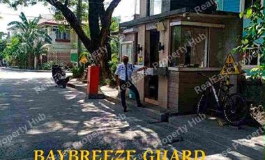 FOR SALE: Duplex House in Bay Breeze Executive Village, Hagonoy, Taguig City - ₱40M