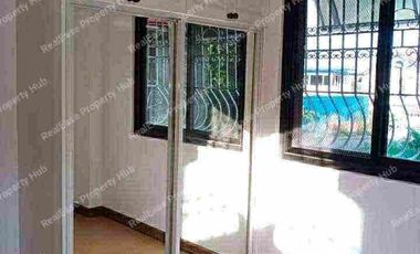 FOR SALE: Duplex House in Bay Breeze Executive Village, Hagonoy, Taguig City - ₱40M