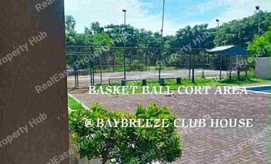 FOR SALE: Duplex House in Bay Breeze Executive Village, Hagonoy, Taguig City - ₱40M