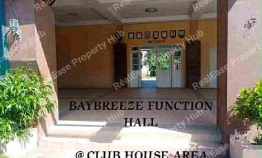 FOR SALE: Duplex House in Bay Breeze Executive Village, Hagonoy, Taguig City - ₱40M