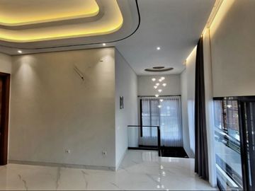 Manyar Kertajaya, Tropical House With Waterfall, Dkt Manyar Kertoarjo
