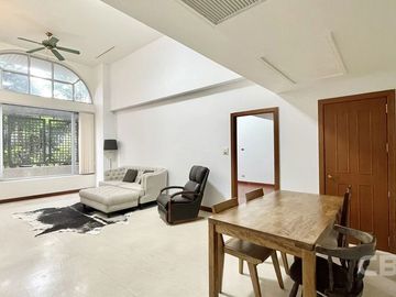All Seasons Mansion (43031)