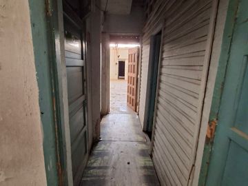 Propiedad Comercial – Industrial , 1500 m2 , tres galpones , oficinas zona industrial de Macul