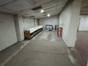 Propiedad Comercial – Industrial , 1500 m2 , tres galpones , oficinas zona industrial de Macul