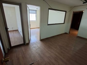 Propiedad Comercial – Industrial , 1500 m2 , tres galpones , oficinas zona industrial de Macul