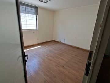 Propiedad Comercial – Industrial , 1500 m2 , tres galpones , oficinas zona industrial de Macul