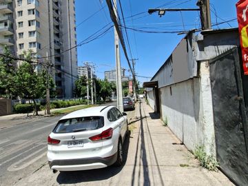 Propiedad Comercial – Industrial , 1500 m2 , tres galpones , oficinas zona industrial de Macul