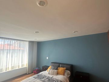 Exclusiva Residencia de Autor en Valle de Zamarrero - Diseño Moderno y Amplios Espacios