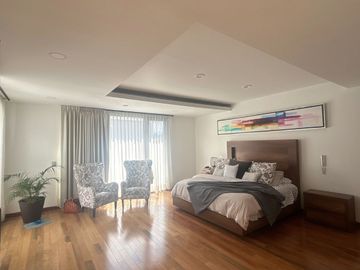 Exclusiva Residencia de Autor en Valle de Zamarrero - Diseño Moderno y Amplios Espacios