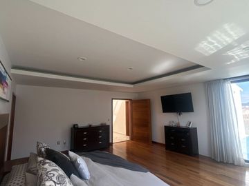 Exclusiva Residencia de Autor en Valle de Zamarrero - Diseño Moderno y Amplios Espacios