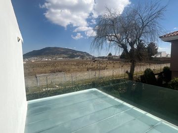 Exclusiva Residencia de Autor en Valle de Zamarrero - Diseño Moderno y Amplios Espacios