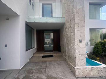 Exclusiva Residencia de Autor en Valle de Zamarrero - Diseño Moderno y Amplios Espacios