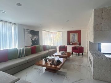 Exclusiva Residencia de Autor en Valle de Zamarrero - Diseño Moderno y Amplios Espacios