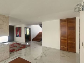 Exclusiva Residencia de Autor en Valle de Zamarrero - Diseño Moderno y Amplios Espacios