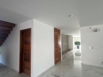 Exclusiva Residencia de Autor en Valle de Zamarrero - Diseño Moderno y Amplios Espacios