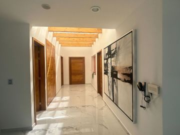 Exclusiva Residencia de Autor en Valle de Zamarrero - Diseño Moderno y Amplios Espacios