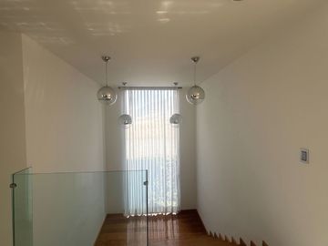Exclusiva Residencia de Autor en Valle de Zamarrero - Diseño Moderno y Amplios Espacios