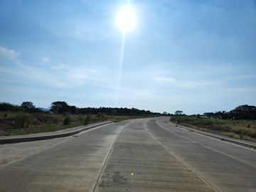 1.9M- FOR SALE RESIDENTIAL LOT w/ 120 SQM (INNER), LOCATED IN MATABUNGHAY LIAN BATANGAS