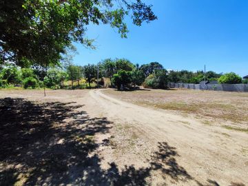 4.1M-FOR SALE RESIDENTIAL LOT w/ SEAVIEW & MOUNTAIN VIEW w/ 228 SQM, LOCATED IN BAGONG SILANG CALATAGAN