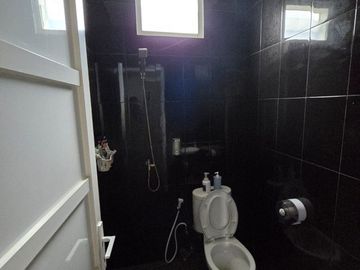 DISEWAKAN RUMAH 6 KT COCOK UNTUK MESS DAN KANTOR DI SEPINGGAN PRATAMA – HM