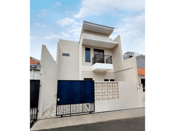 Y367 Rumah Bagus Siap Huni Baru Renovasi Kayu Putih Jakarta Timur