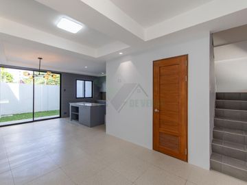 FOR SALE! 2-Storey Duplex House and Lot in Brgy Mandalagan Bacolod City-AP