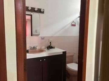 VENDO LINDA CASA UBICADA EN CONDOMINIO PRIVADO
