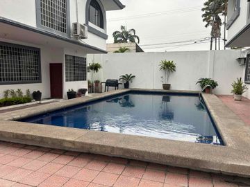 VENDO LINDA CASA UBICADA EN CONDOMINIO PRIVADO