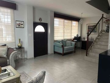 VENDO LINDA CASA UBICADA EN CONDOMINIO PRIVADO