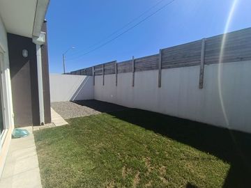 Venta Casa Mediterránea 3 dorm. en Condominio Villa Alemania