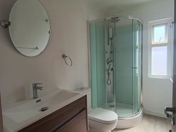 Venta Casa Mediterránea 3 dorm. en Condominio Villa Alemania